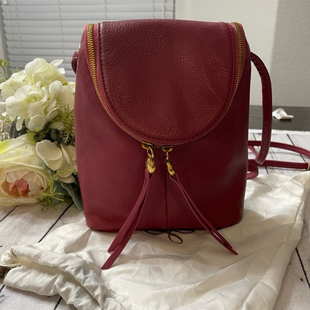 **Pics Updated!*🎉HP 6/19🎉🎉 HOBO Fern Crossbody Bag